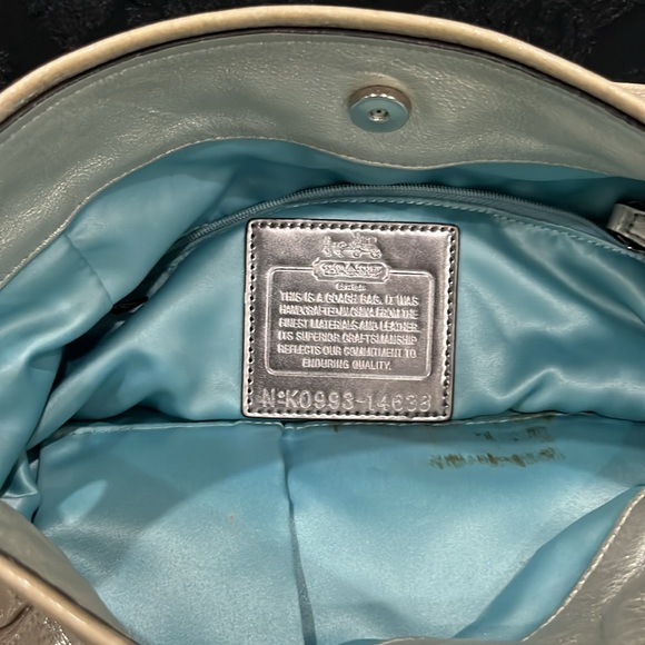 Coach - Picture 4 of 7